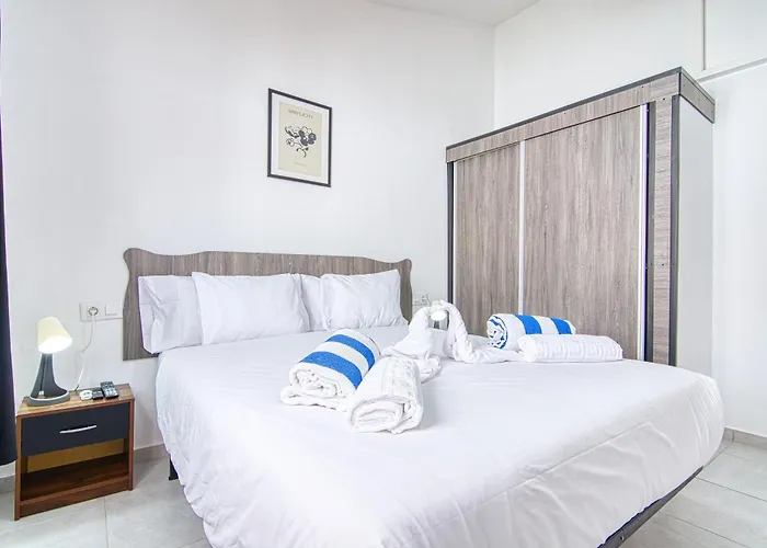 Porches D52 アパート マスパロマス