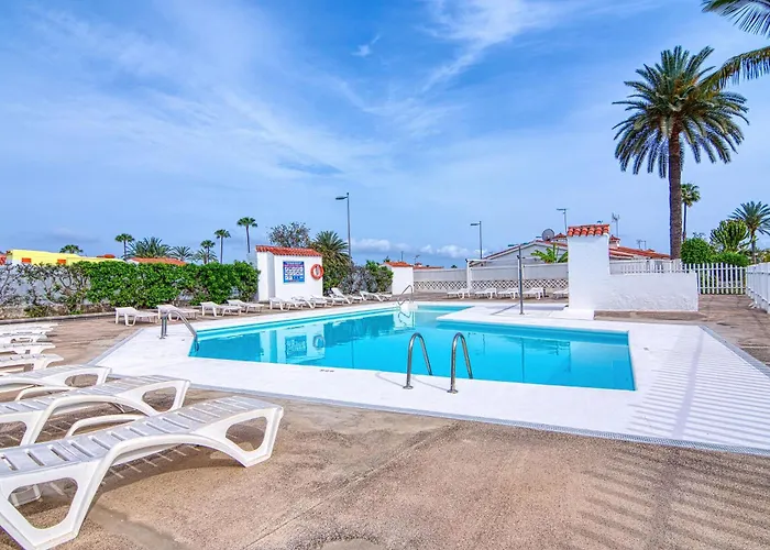 アパート Porches D52